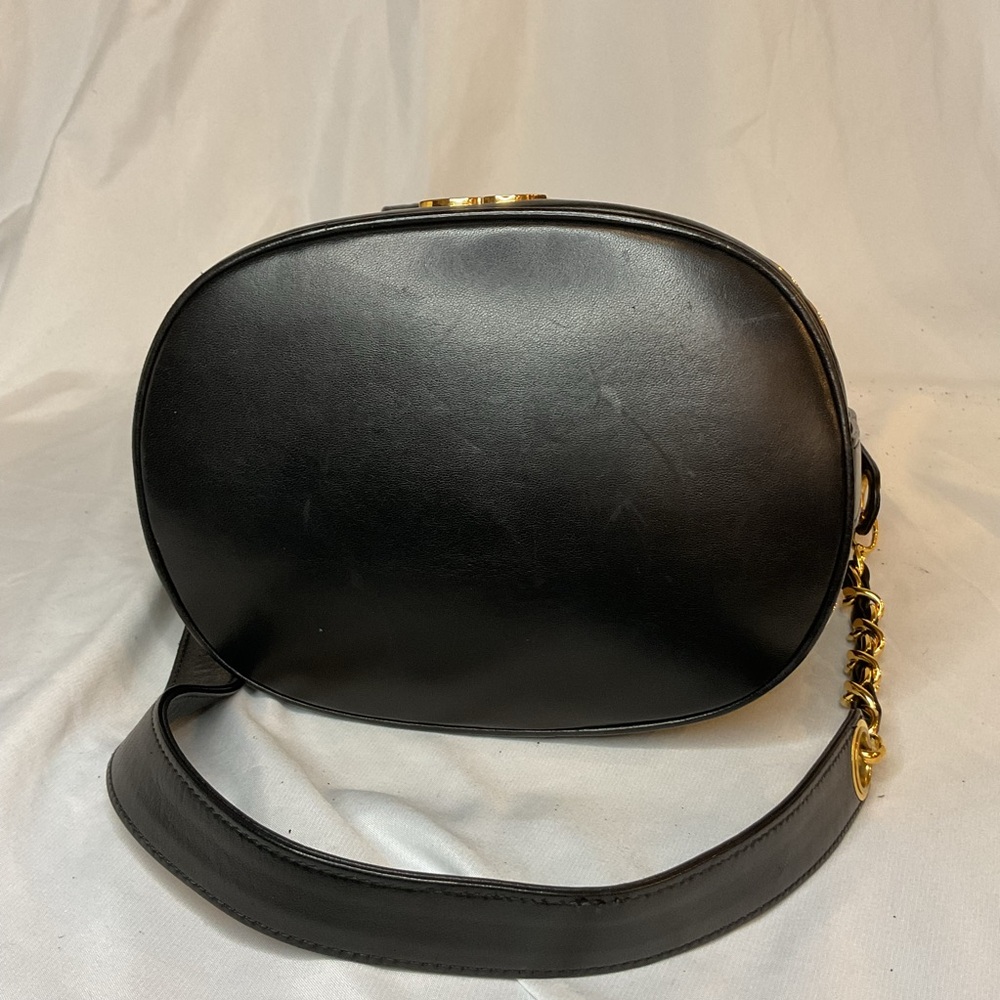 Vintage CHANEL Lambskin Bucket Bag W/Coin Purse - Picture 5 of 16